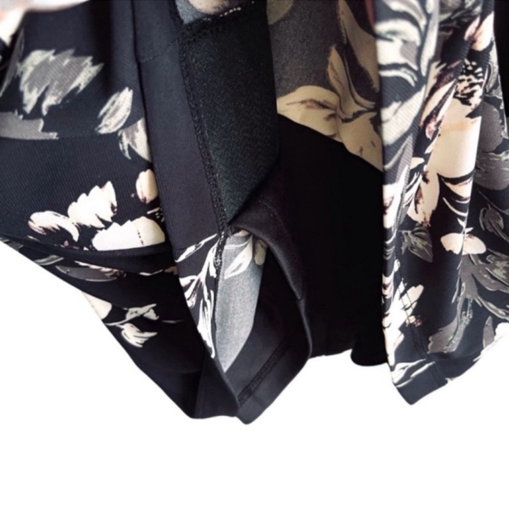 Anne Klein Bell Sleeve Floral Dress Ruched Jersey Sheath Black Gray Size 10 - Picture 4 of 11